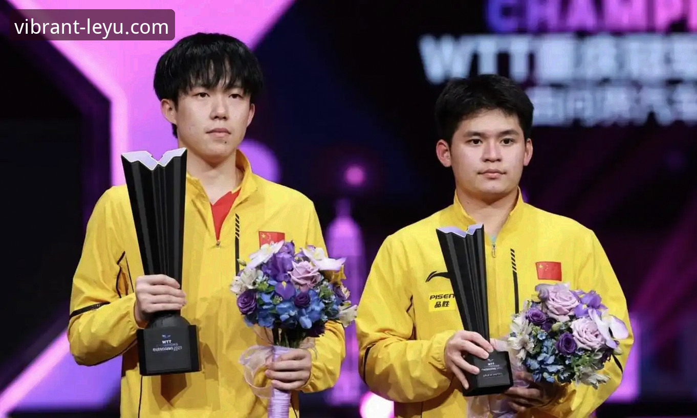 林诗栋横扫vs梁靖崑险胜：世乒赛中国男乒3-0英格兰的团队战术对比分析